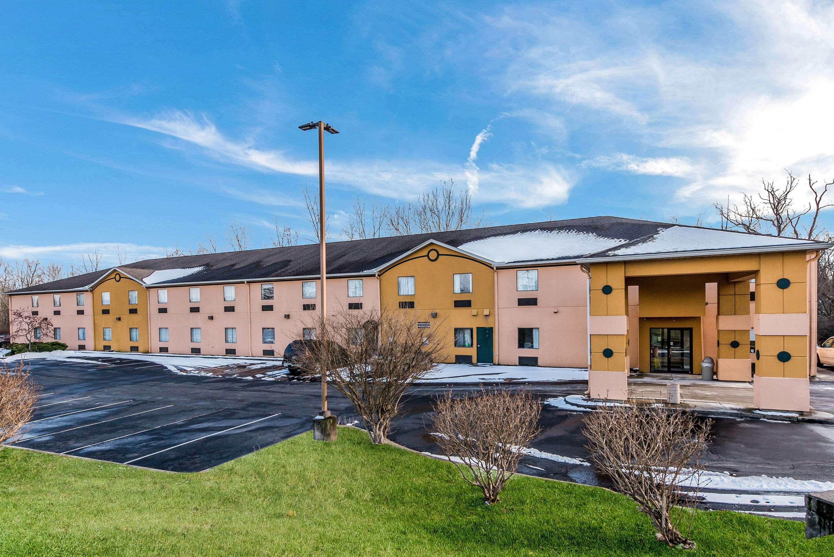 Suburban Studios Mason Hwy 42 Bagian luar foto